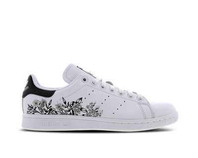 stan smith flower embroidery