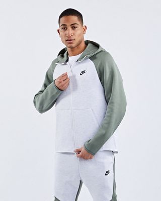 nike tech essentials